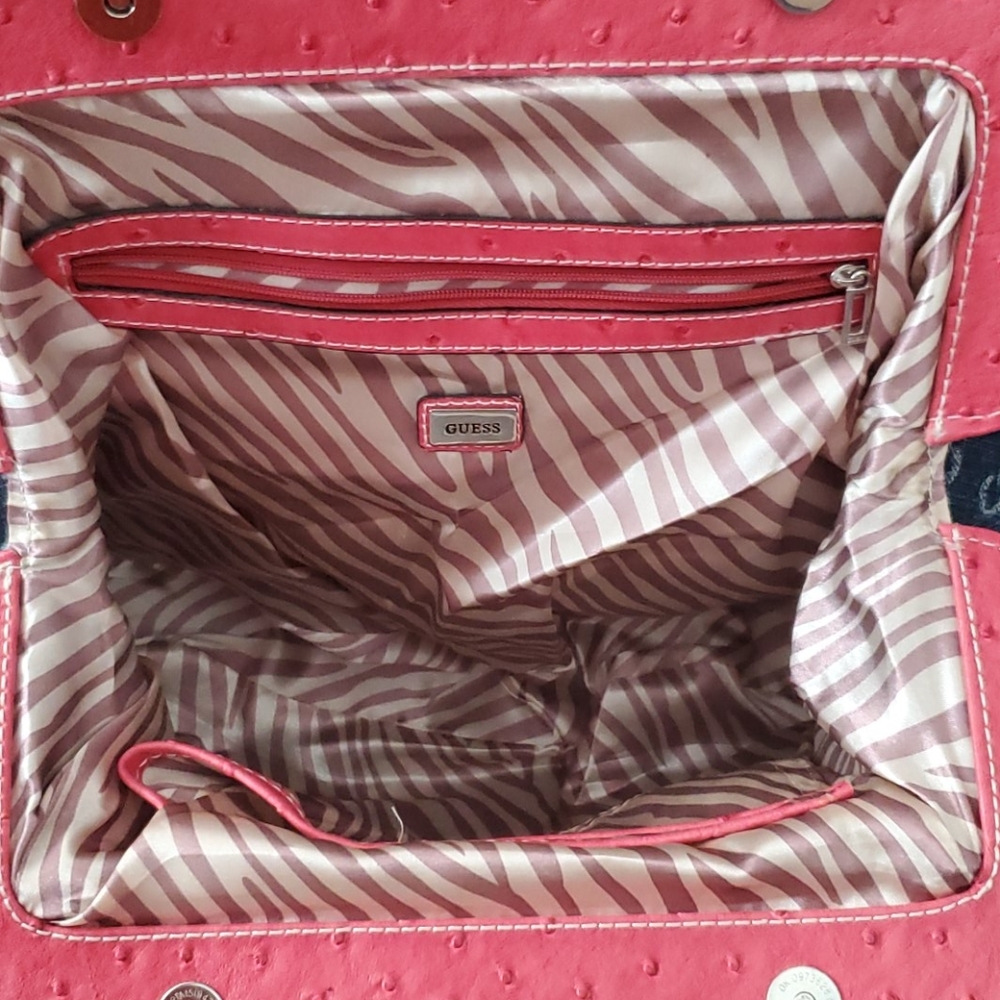 Guess purse - Picture 6 of 6